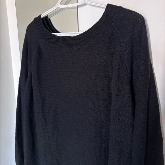 Old Navy Black Crew Neck Knit Sweater - Picture 1 of 5